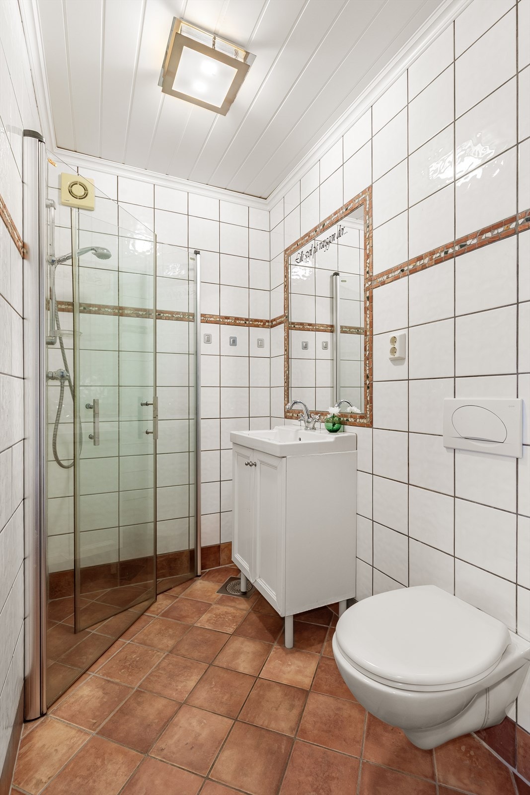 Flislagt bad i 1.etg Galleribilde