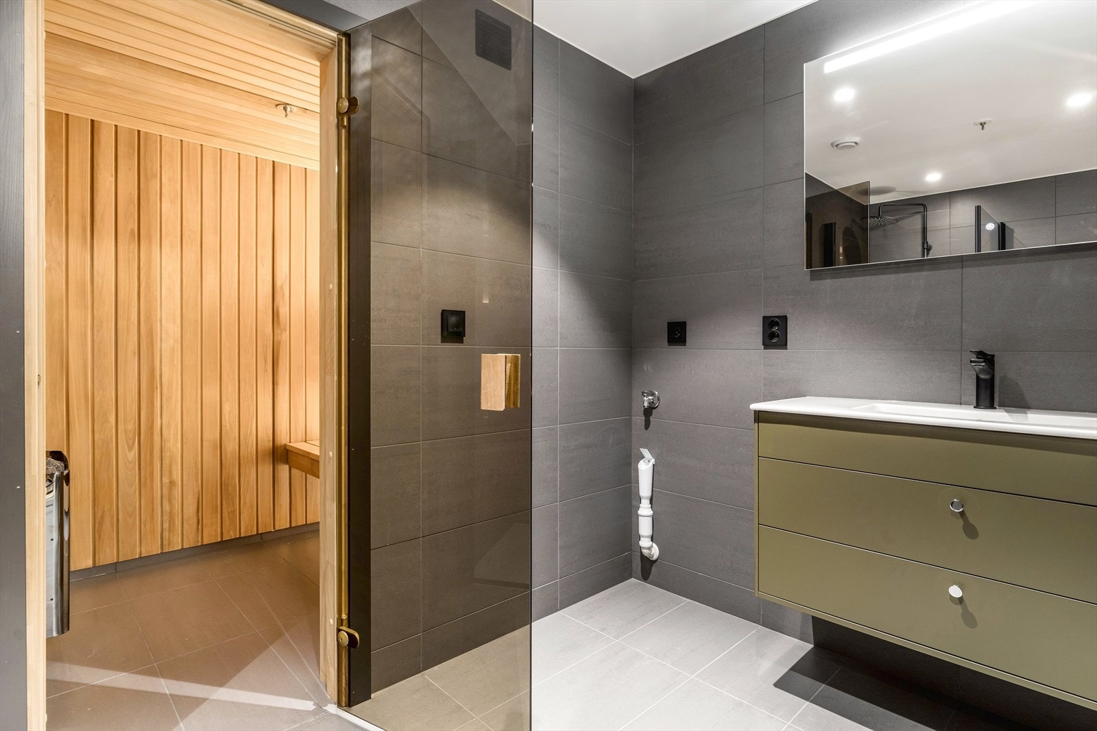 I hjørne er det opplegg for en praktisk vaskesøyle Galleribilde