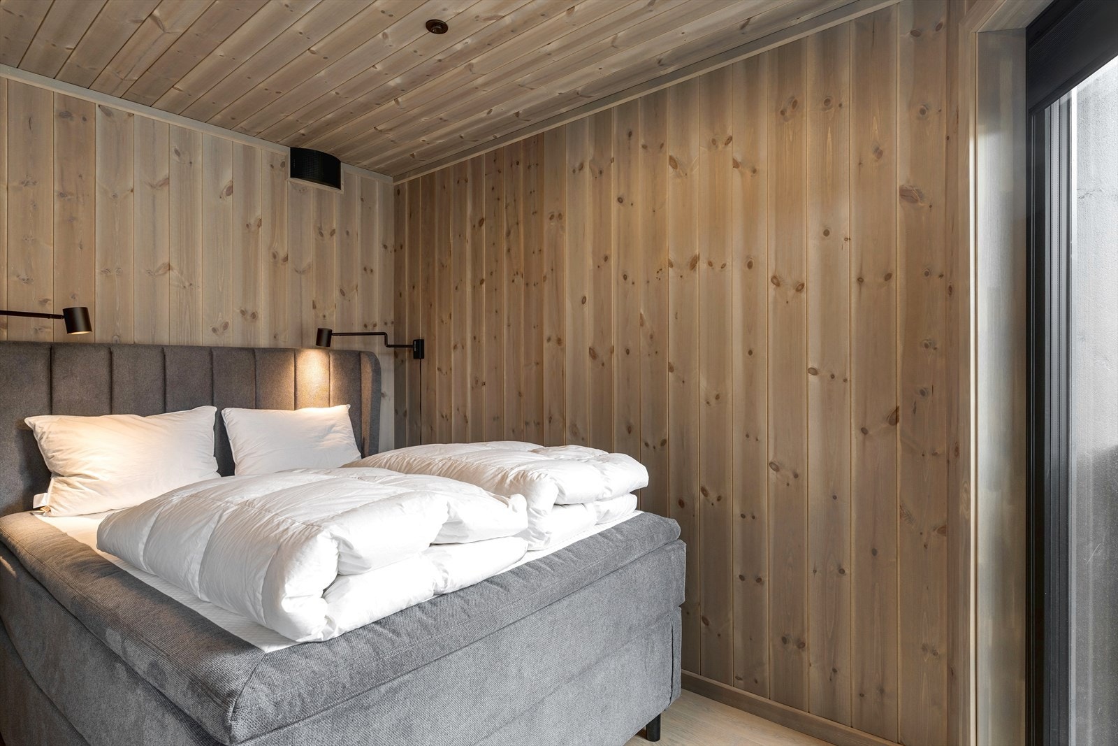 Soverom nummer to med adkomst fra stue Galleribilde