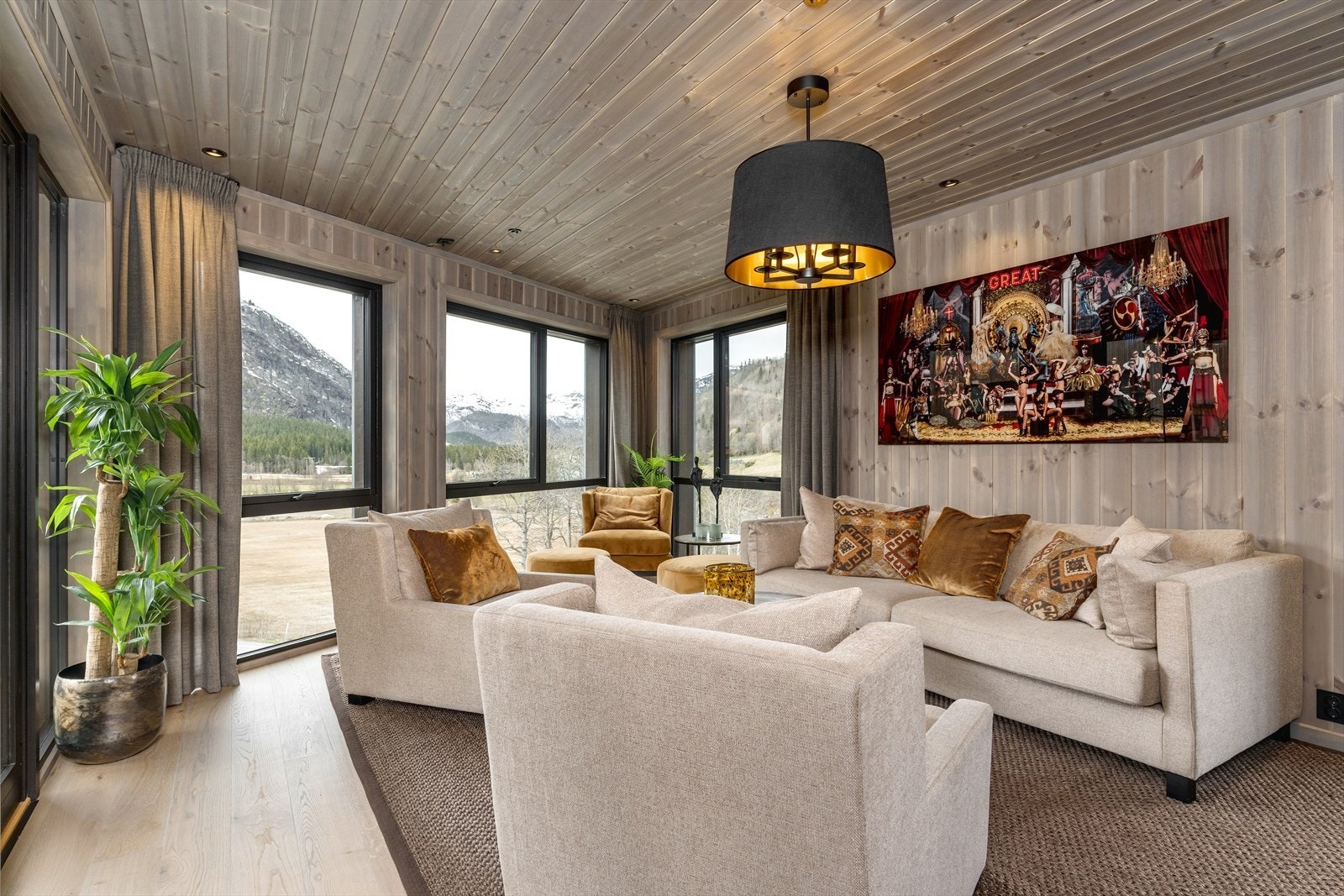 Dette er en innholdsrik 5-roms selveierleilighet på ca. 111 m² i BRA Galleribilde