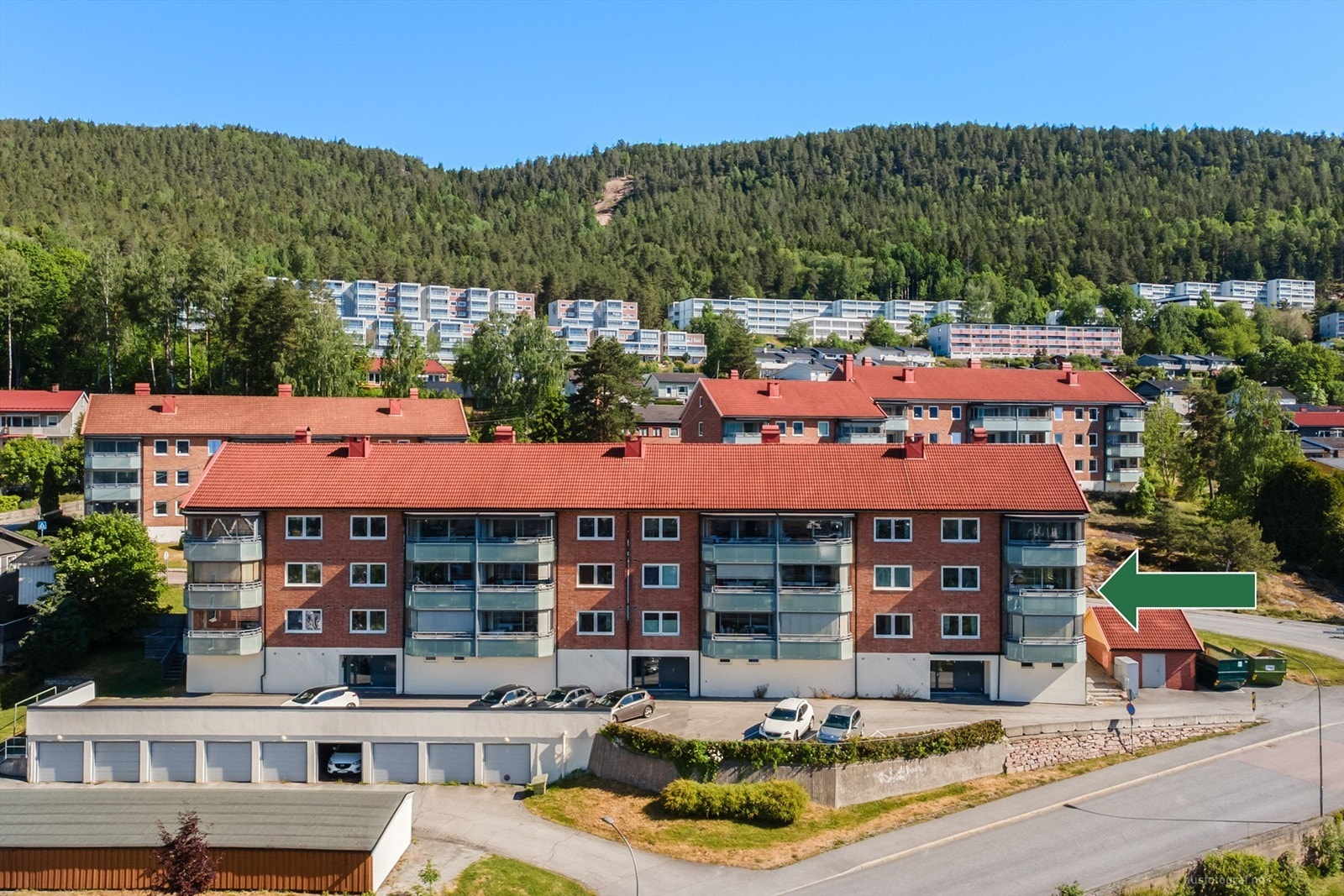 Godt med lagringsplass i 2 kjellerboder og 1 loftsbod Galleribilde