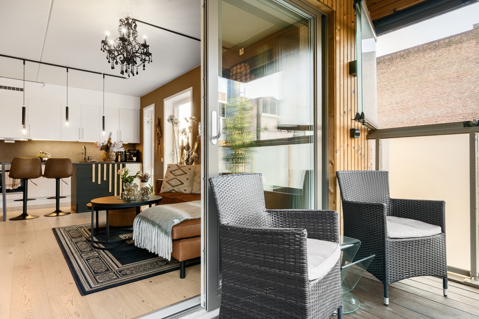 Vest-vendt innglasset balkong Galleribilde