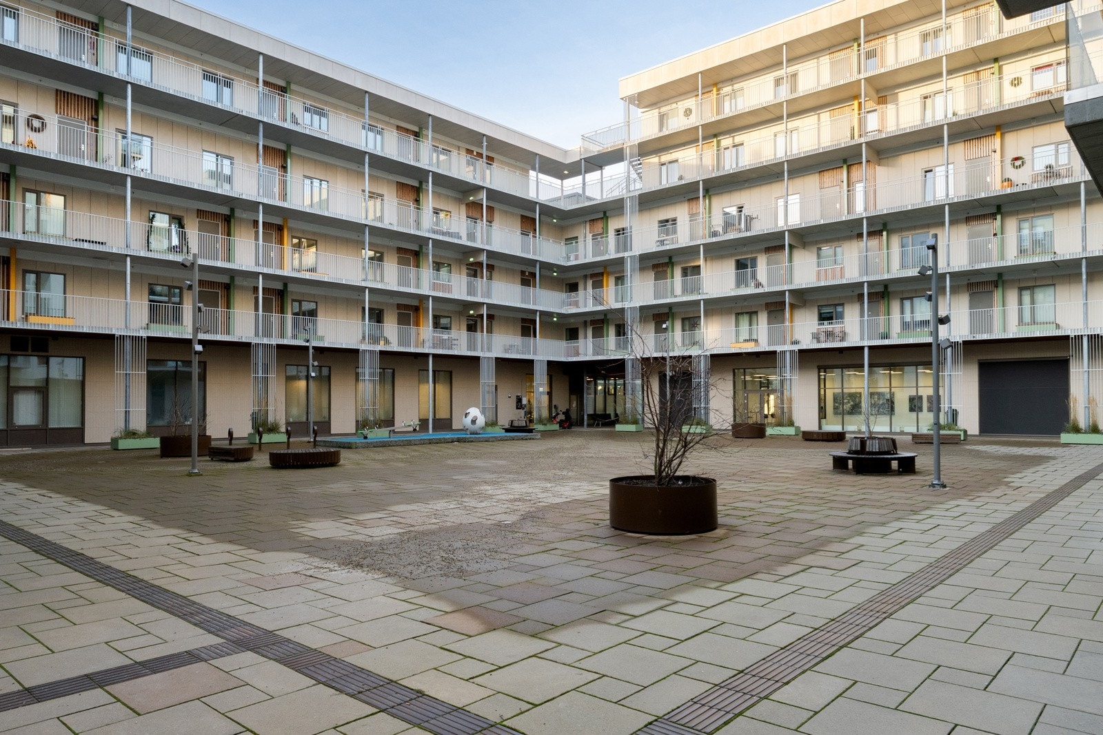 Gårdsrom Galleribilde