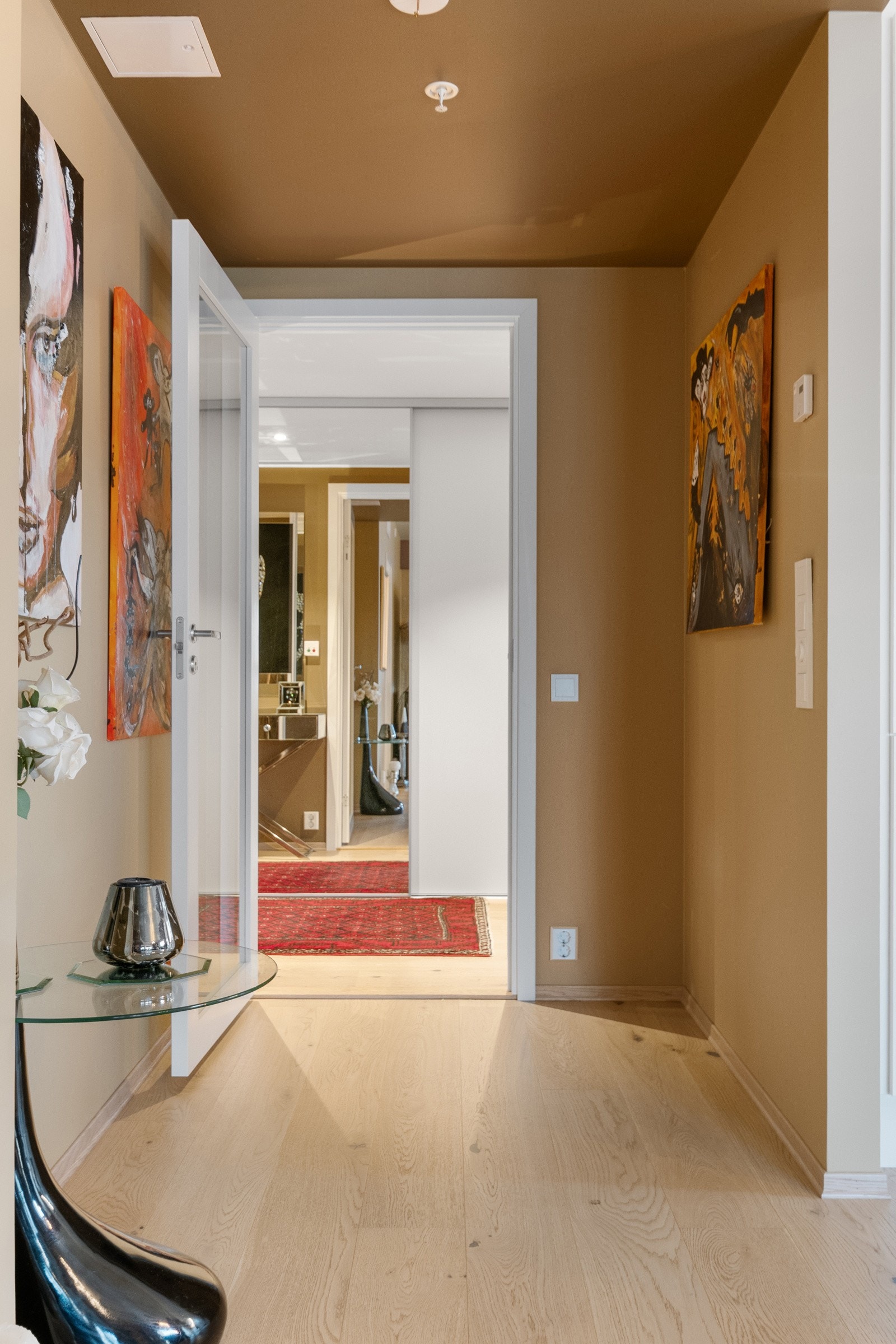 Fra entré er det adkomst til stue/kjøkken. Galleribilde