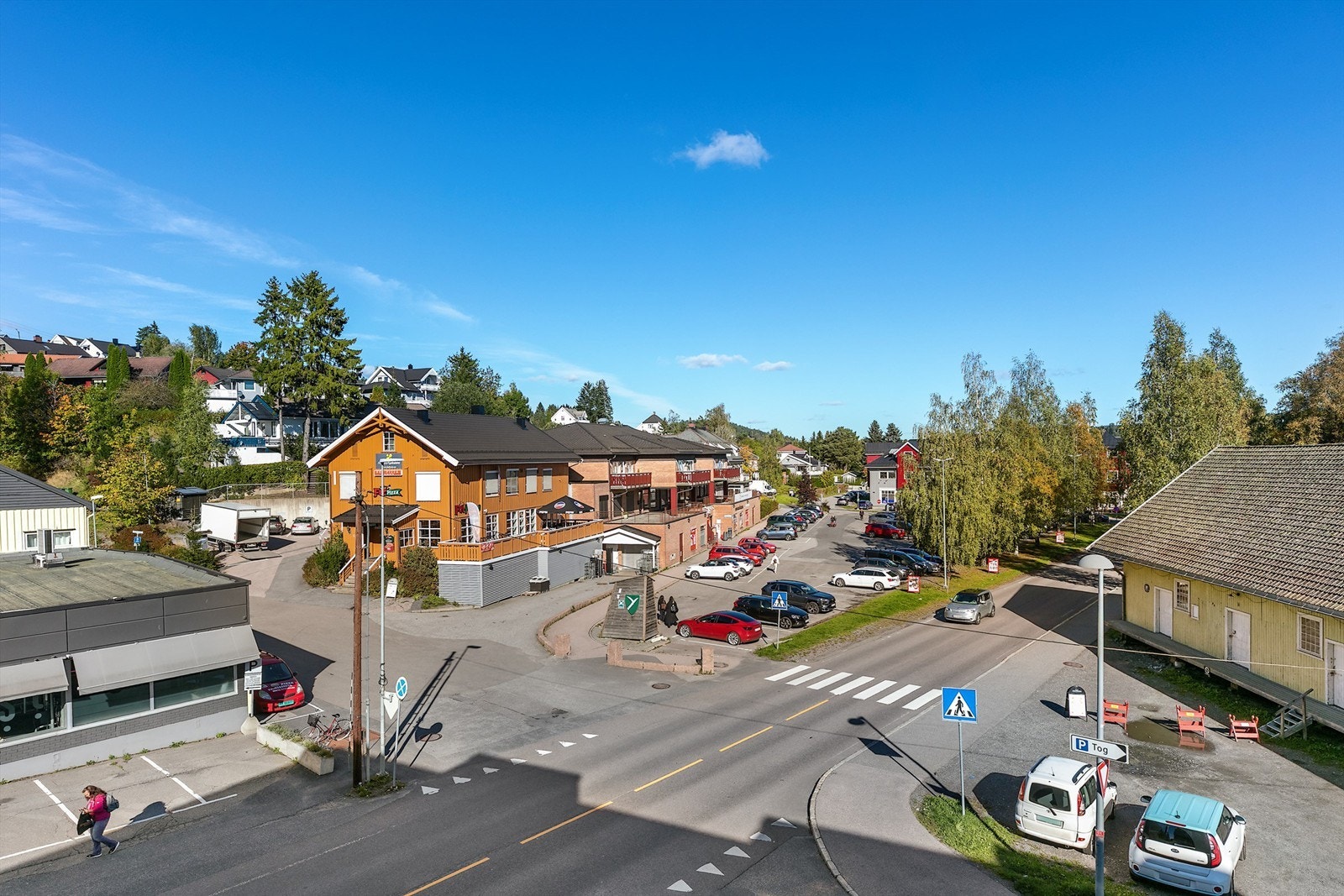 Utsikt fra terrassen - Kort vei til tog, butikker, restauranter og treningssenter Spenst Galleribilde