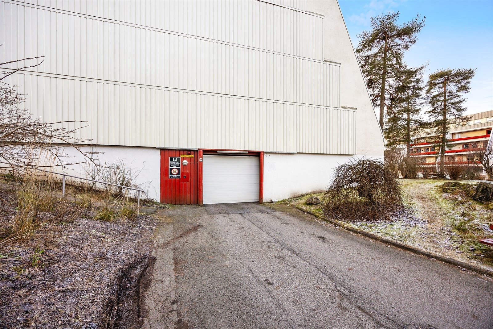 Sameiet disponerer garasjeanlegg med mulighet for leie av plass. Galleribilde