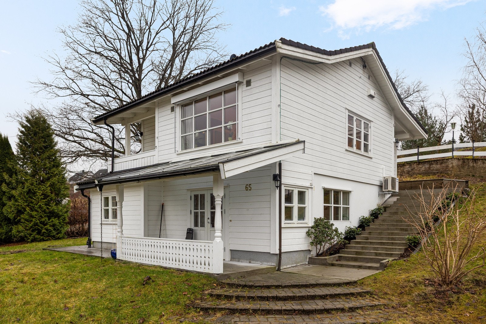 Enebolig med attraktiv beliggenhet i rolige og barnevennlige omgivelser i et veletablert boligområde i Sætre. Galleribilde