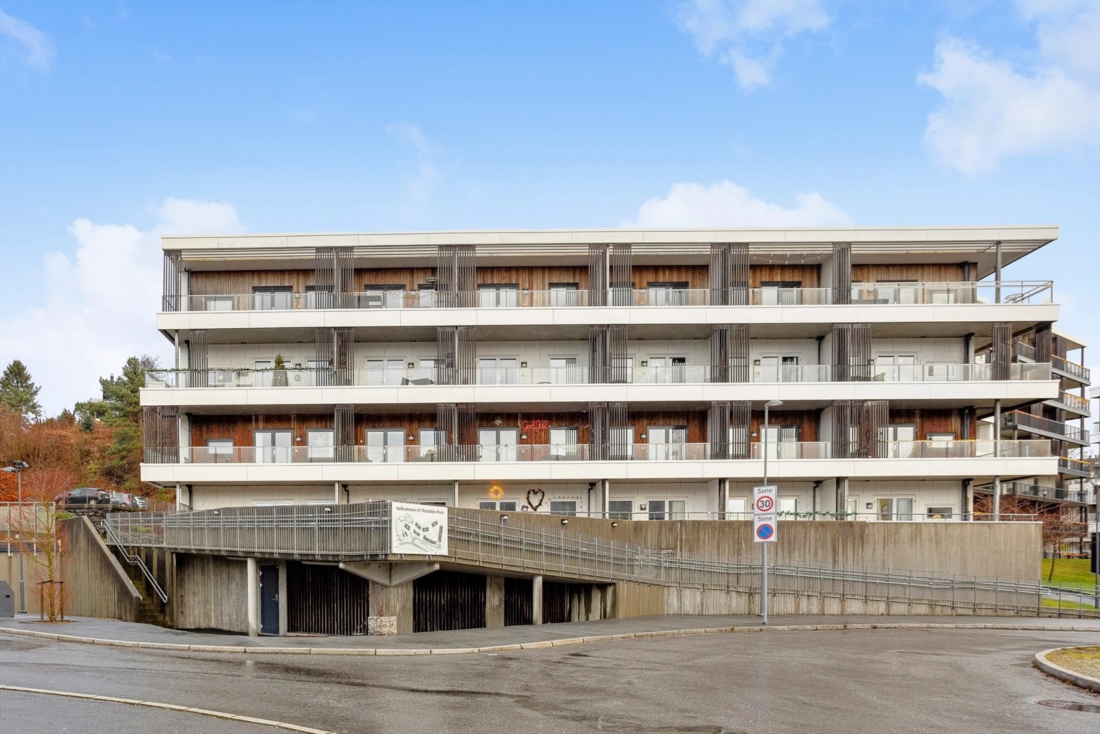 Velkommen til Steinsvikvegen 264- Presentert av Cam Trinh v/DNB Eiendom. Galleribilde