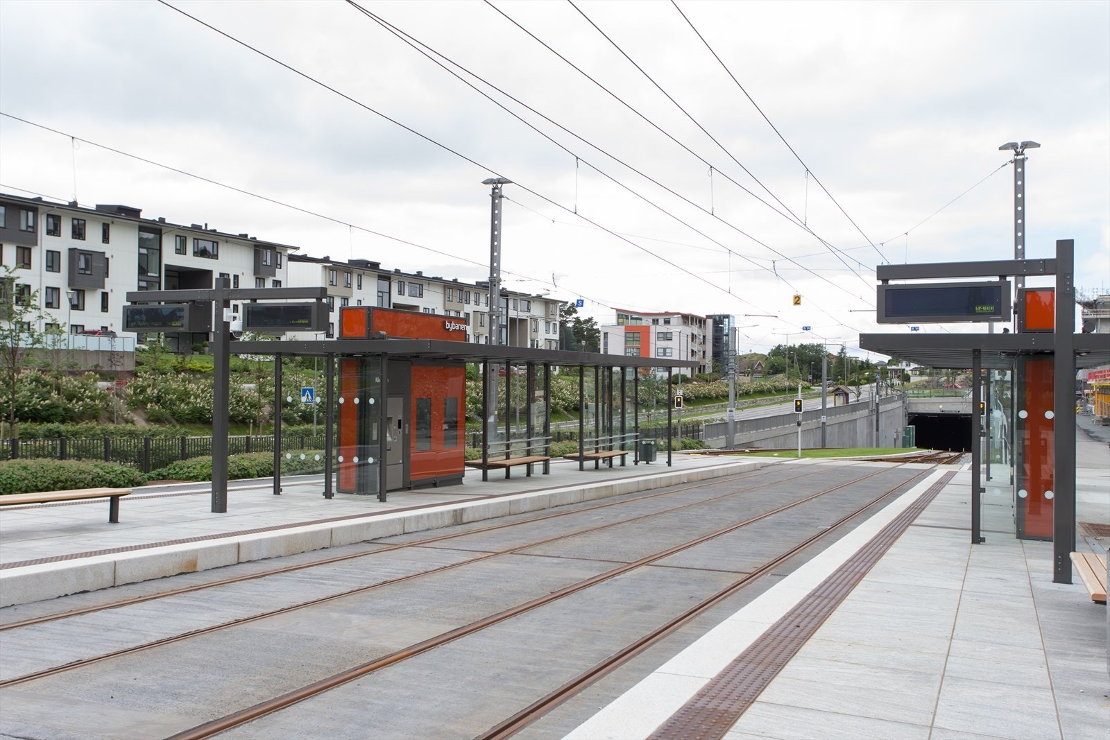 Med Bybanen like i nærheten kommer du deg enkelt fra A til Å, enten du skal til sentrum, Lagunen Storsenter, jobb eller skole. Galleribilde