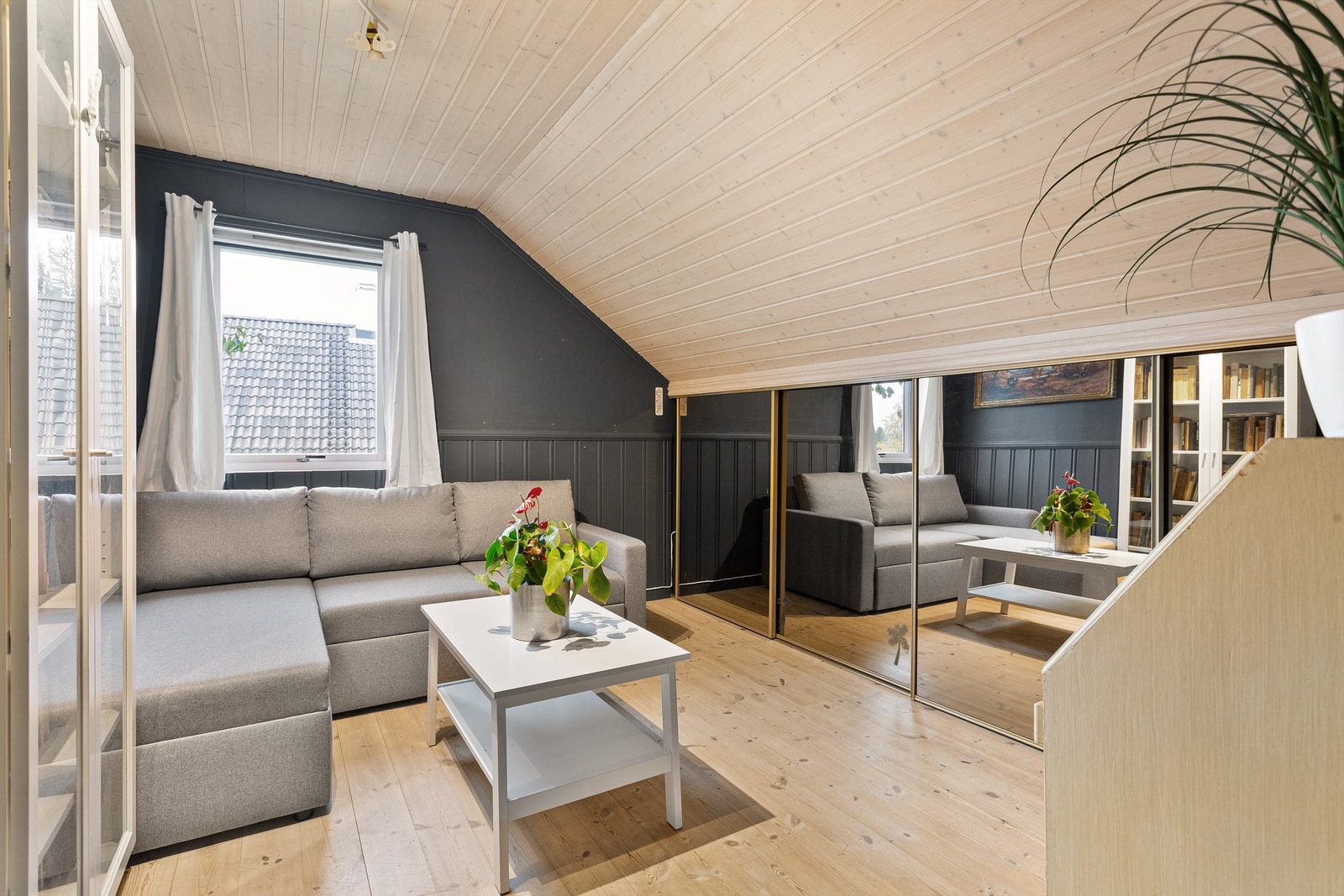 Soverom 2 med lagring i knevegg Galleribilde