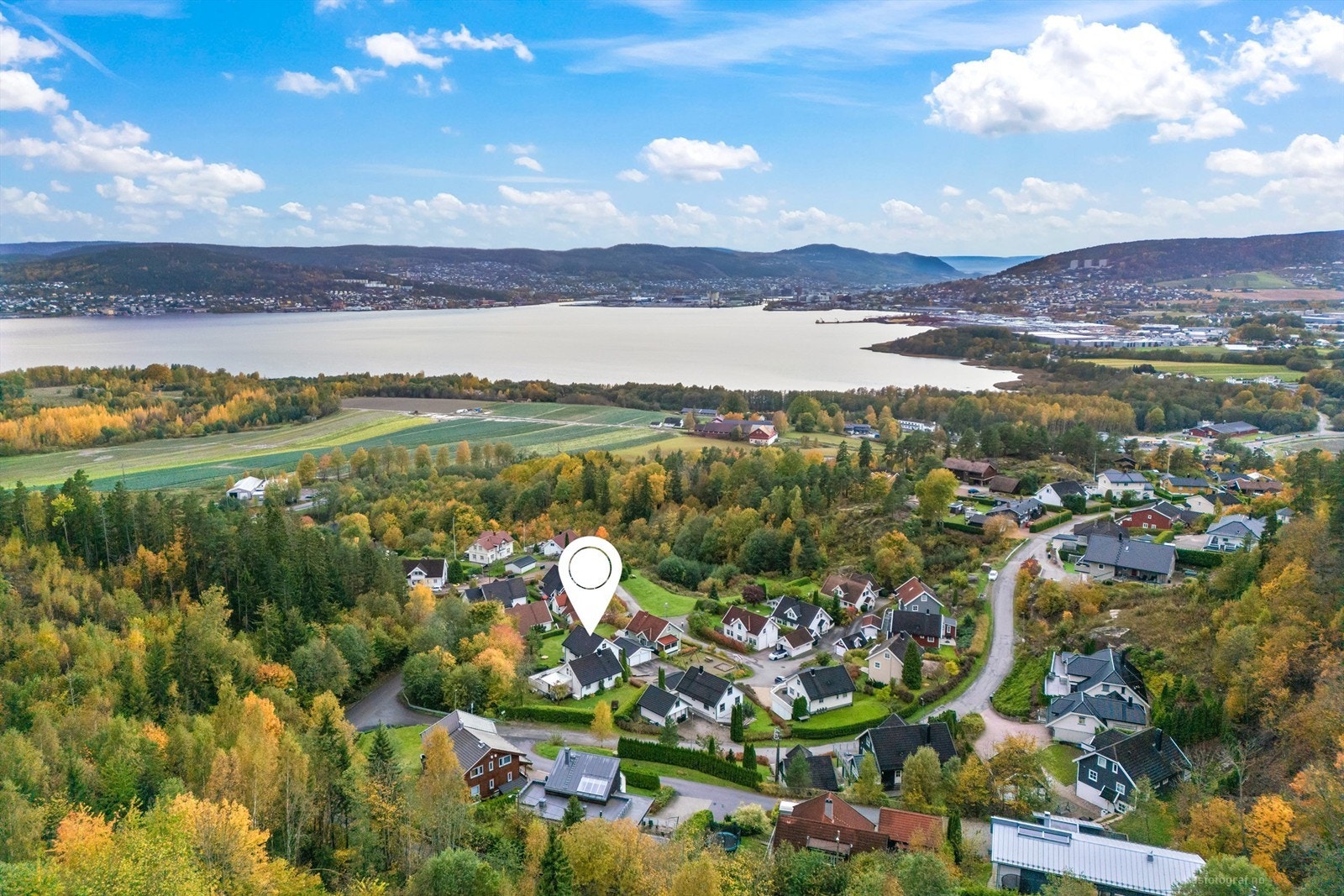 Det er også kort vei til Gullaug barneskole og det er flere barnehager i området Galleribilde