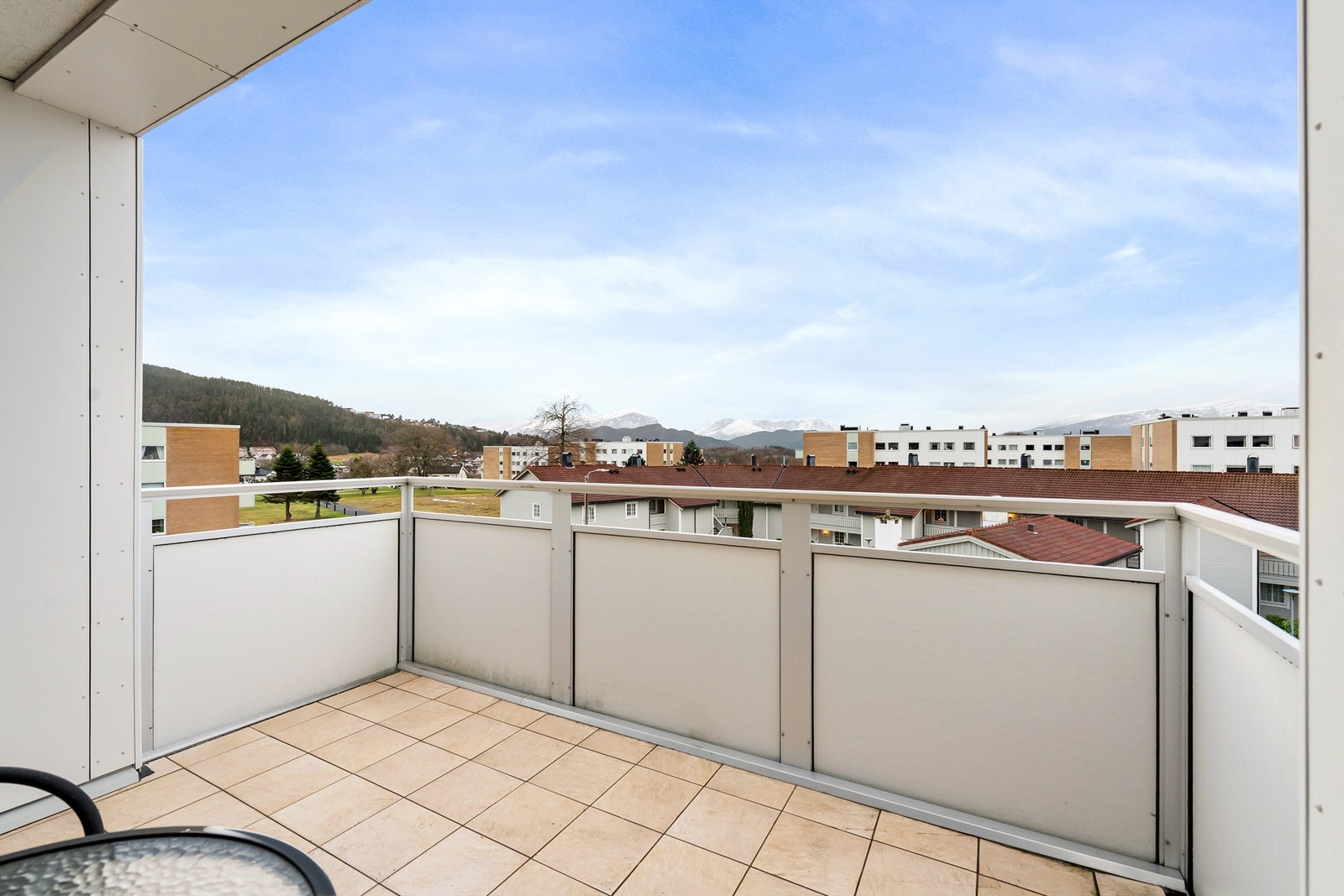 Sydvestvendt balkong med flott utsikt Galleribilde