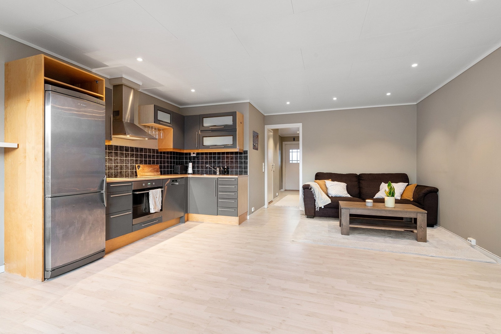 Fra stue/kjøkken mot gang/inngangsparti Galleribilde