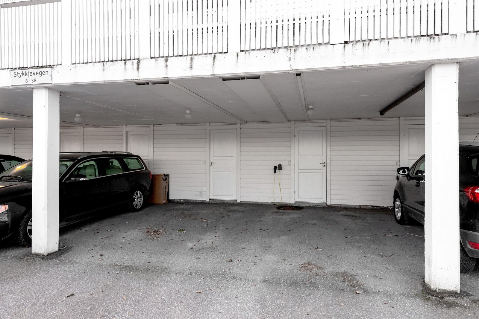 Carport med bod i bakkant Galleribilde