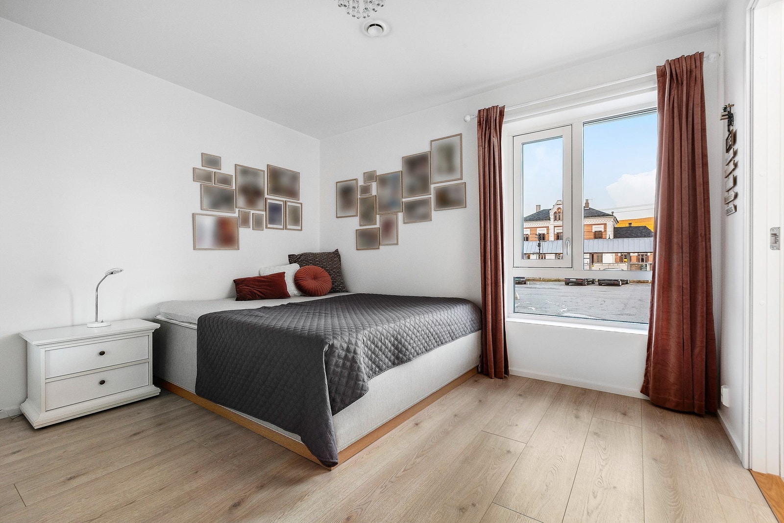 Hovedsoverommet er av god størrelse med nok av muligheter for oppbevaring. Galleribilde