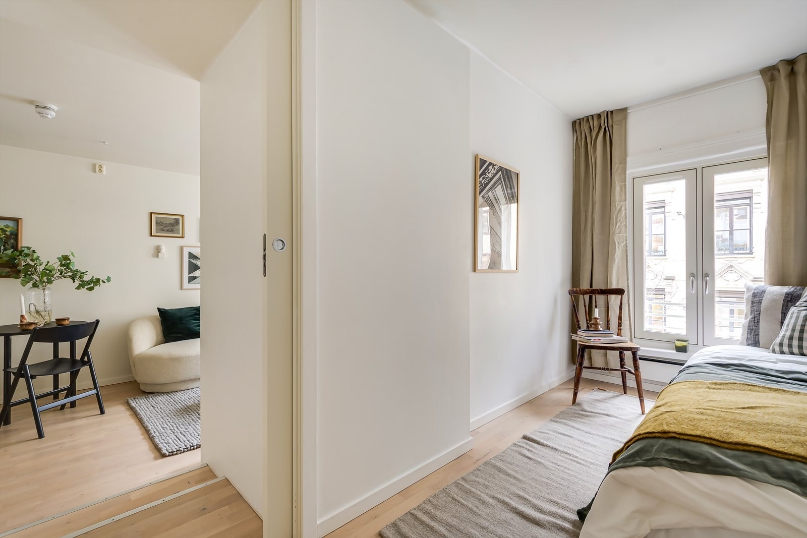 De beroligende fargetonene skaper et avslappende miljø som innbyr til god nattesøvn. Galleribilde