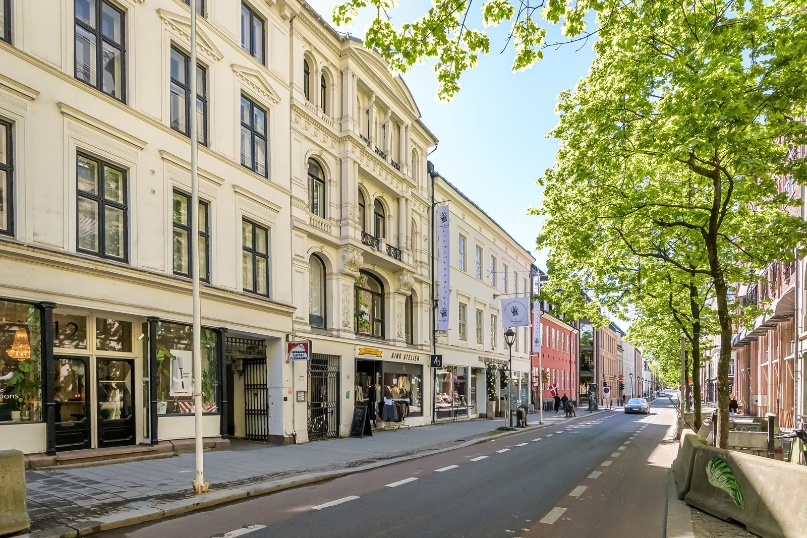 Fasade - Klassisk bygårdsfasade. Gaten utenfor er enveiskjørt gate. Galleribilde