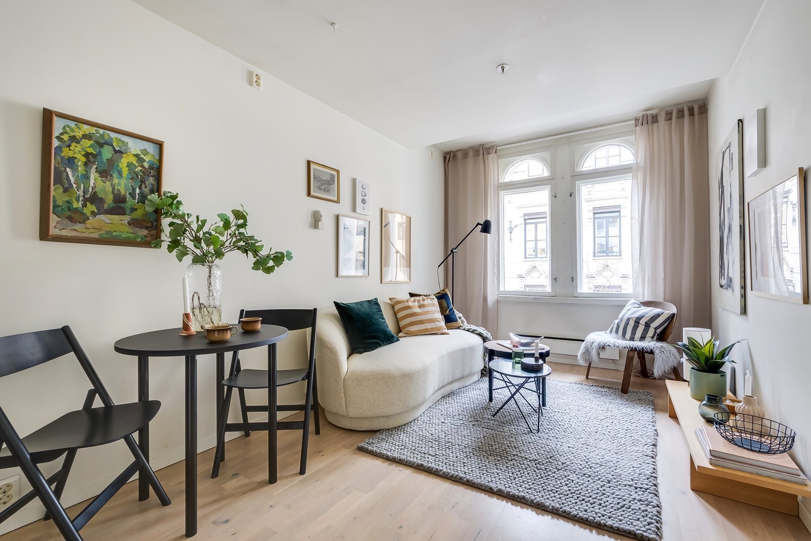 Velkommen til Kirkegata 12A - Presenteres av Silje Heggø og Joachim Lindhjem v/Nordvik (Foto: Kenneth Willassen) Galleribilde