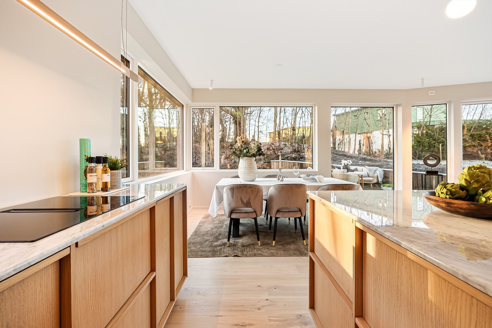 Kjøkkenet er tegnet av Expoform Prosjekt og bygget av møbelsnekkeri Galleribilde