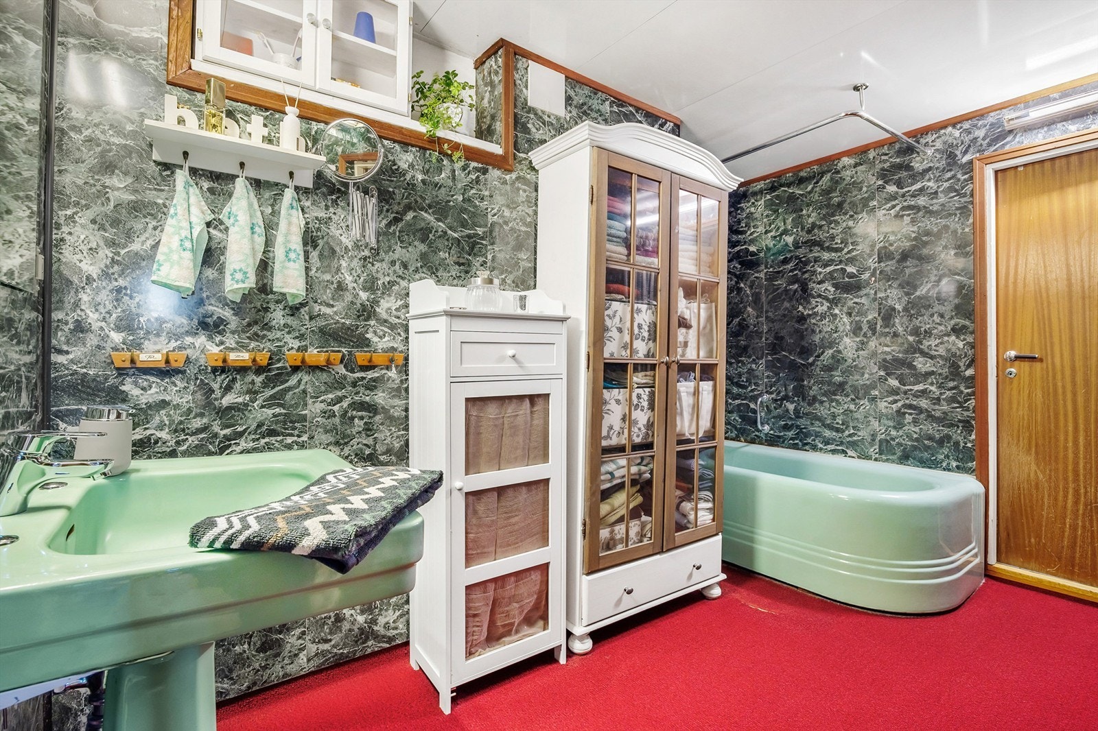 Bad med varmekabler i gulv Galleribilde