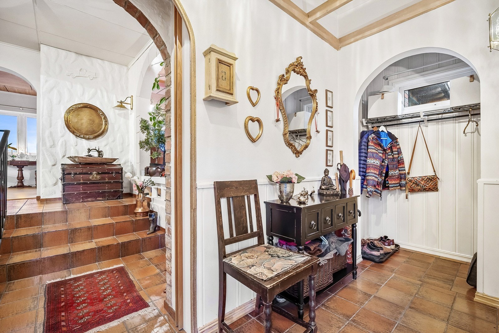 Entré med garderobenisje Galleribilde