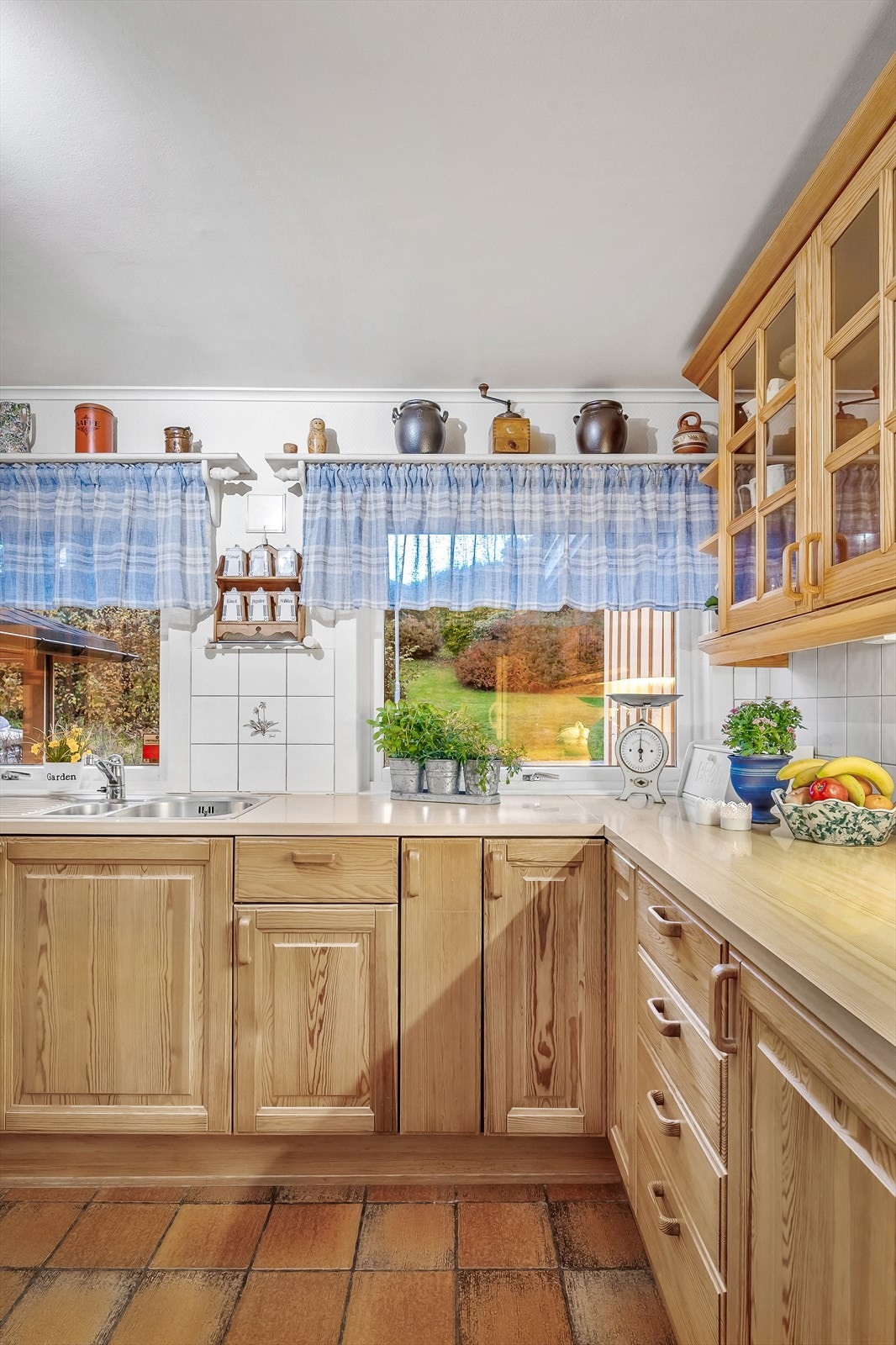 Profilert Norema kjøkkeninnredning fra 1985 Galleribilde