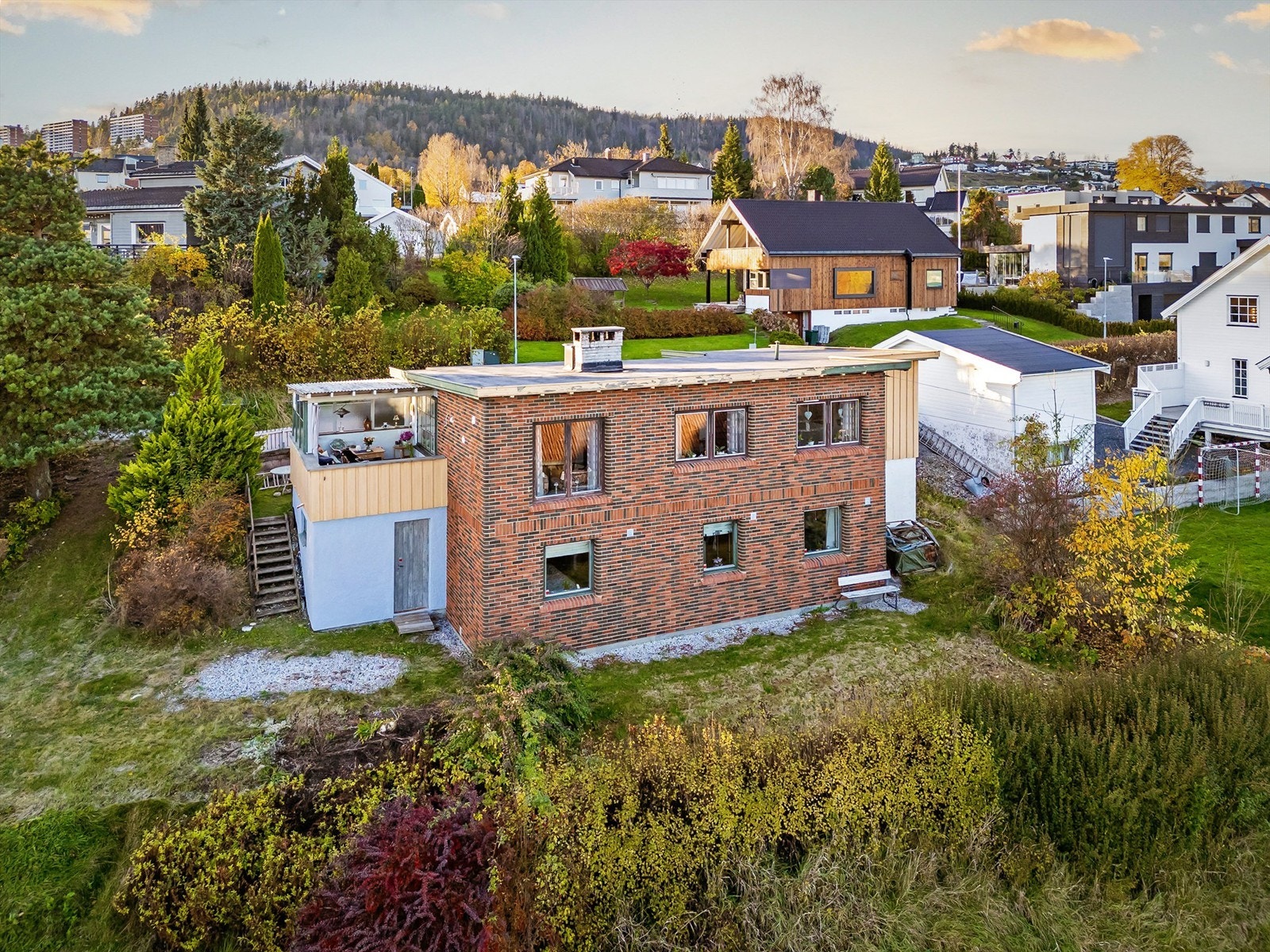 Praktisk avstand til togstasjon/Brakerøya og det nye sykehuset Galleribilde