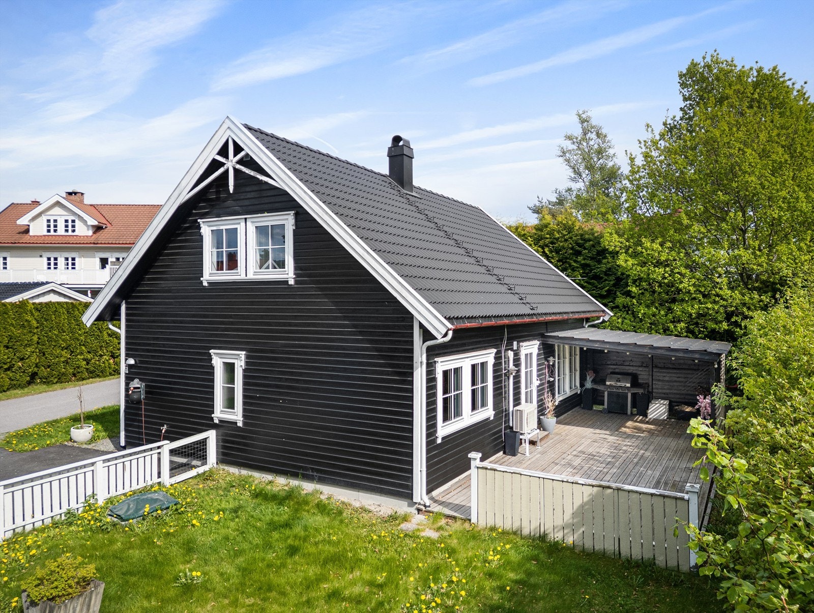 Fin beliggenhet med landlige og rolige omgivelser i et tilbaketrukket område. Foto: Ole Thorgeir Solheim Thoresen Galleribilde