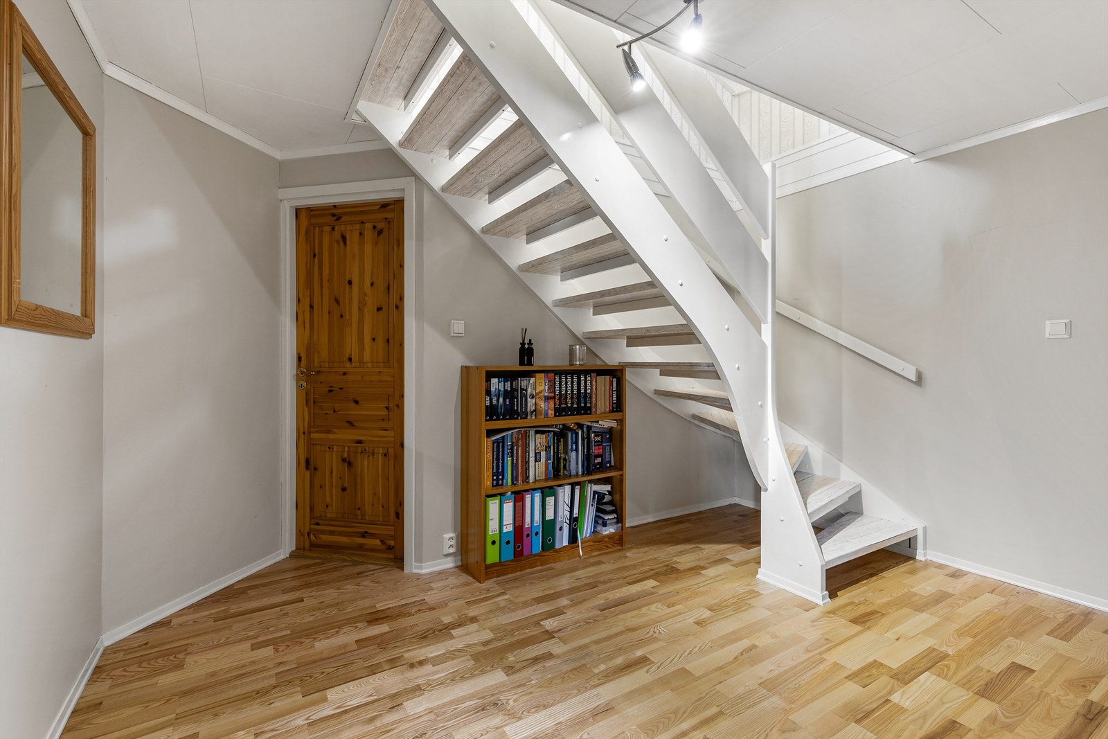 Gang med trappegang til 1. etasje Galleribilde