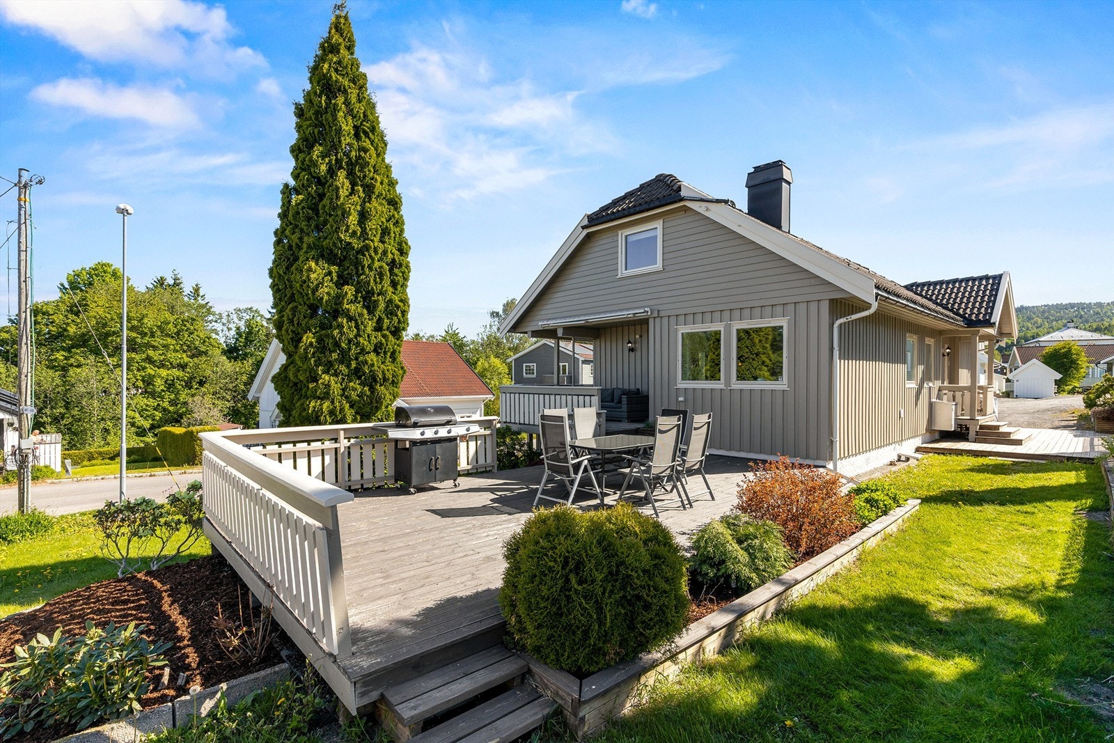 Beliggende i et attraktivt og meget rolig boligområde Galleribilde