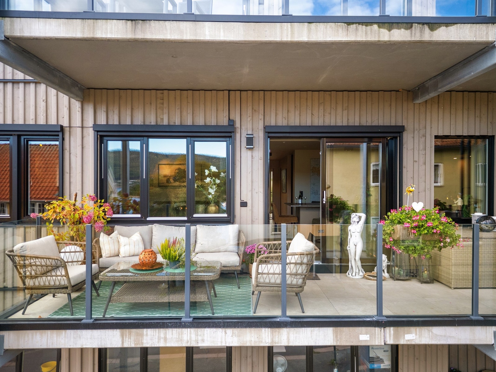 Overbygget østvendt veranda på ca. 14 kvm Galleribilde