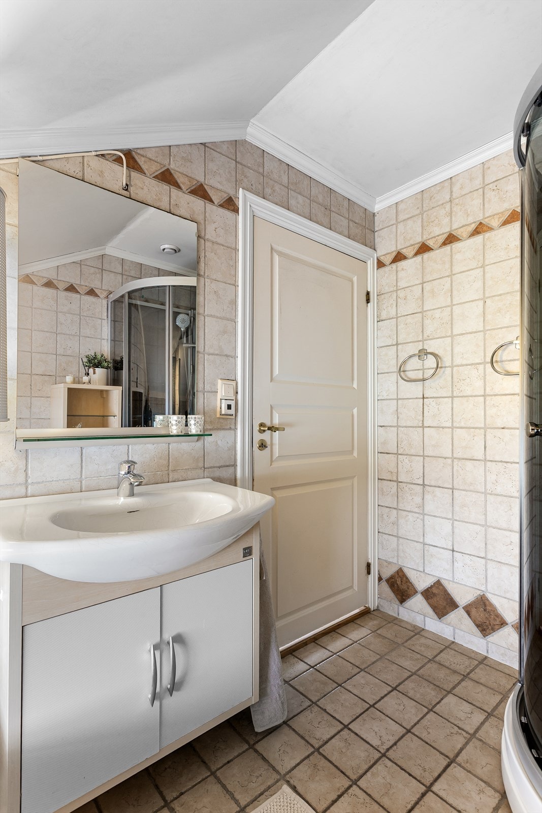 Det er gulvvarme på bad, vaskerom og wc-rom Galleribilde