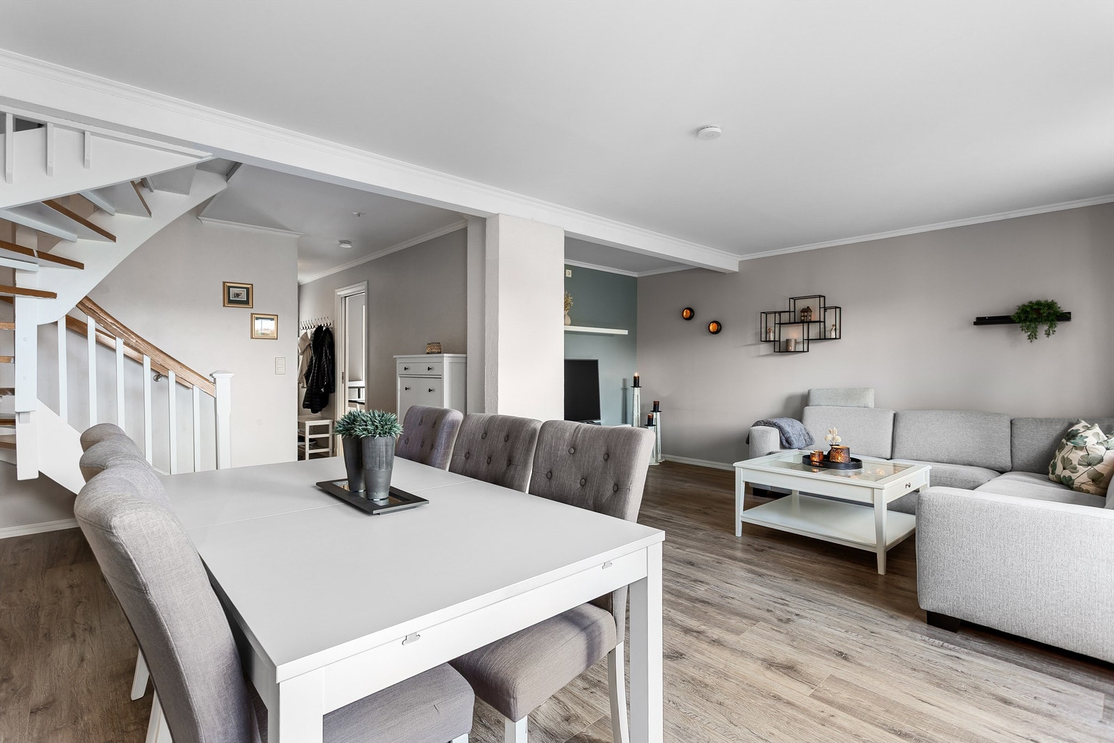 Trappegang til 2. etasje Galleribilde