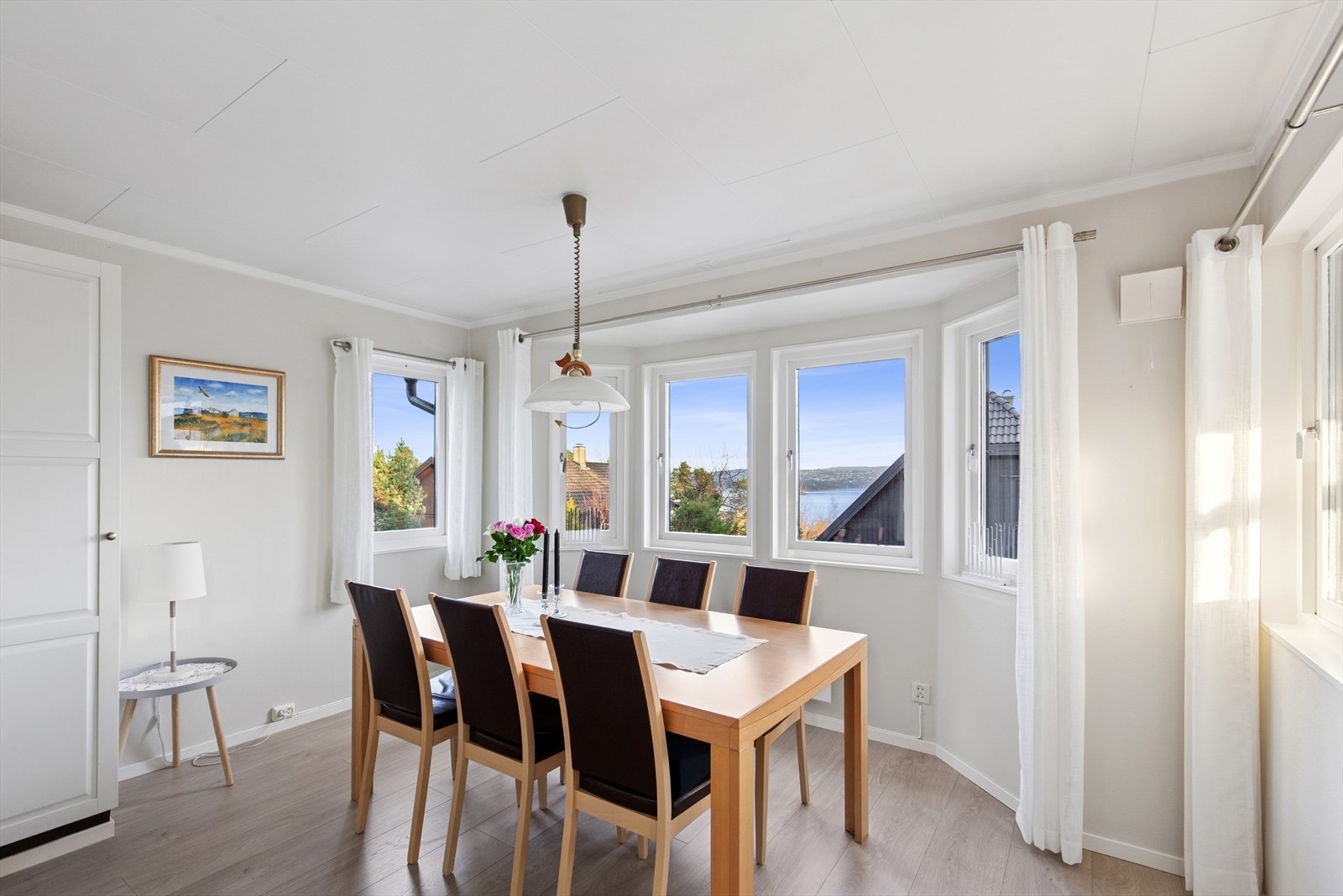 Spisestuen beliggende i første etasje. Galleribilde