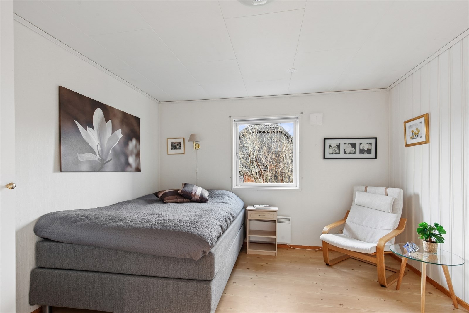 Romslig soverom 3 beliggende i underetasje. Galleribilde