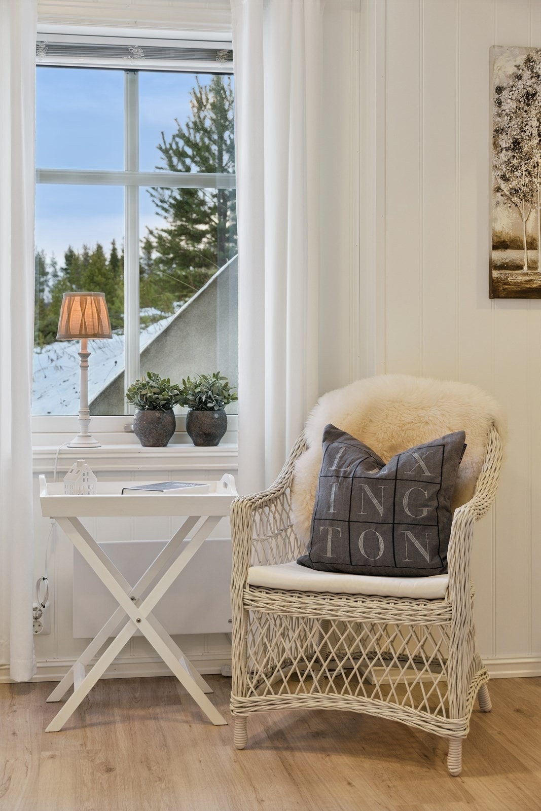 Vinduene gir godt med naturlig lys også i underetasjen. Galleribilde