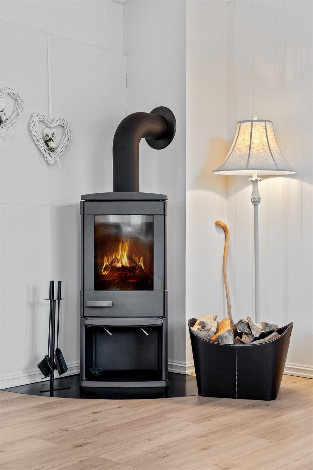 Et lukket ildsted bidrar med effektiv varme og hygge på kalde dager. Galleribilde