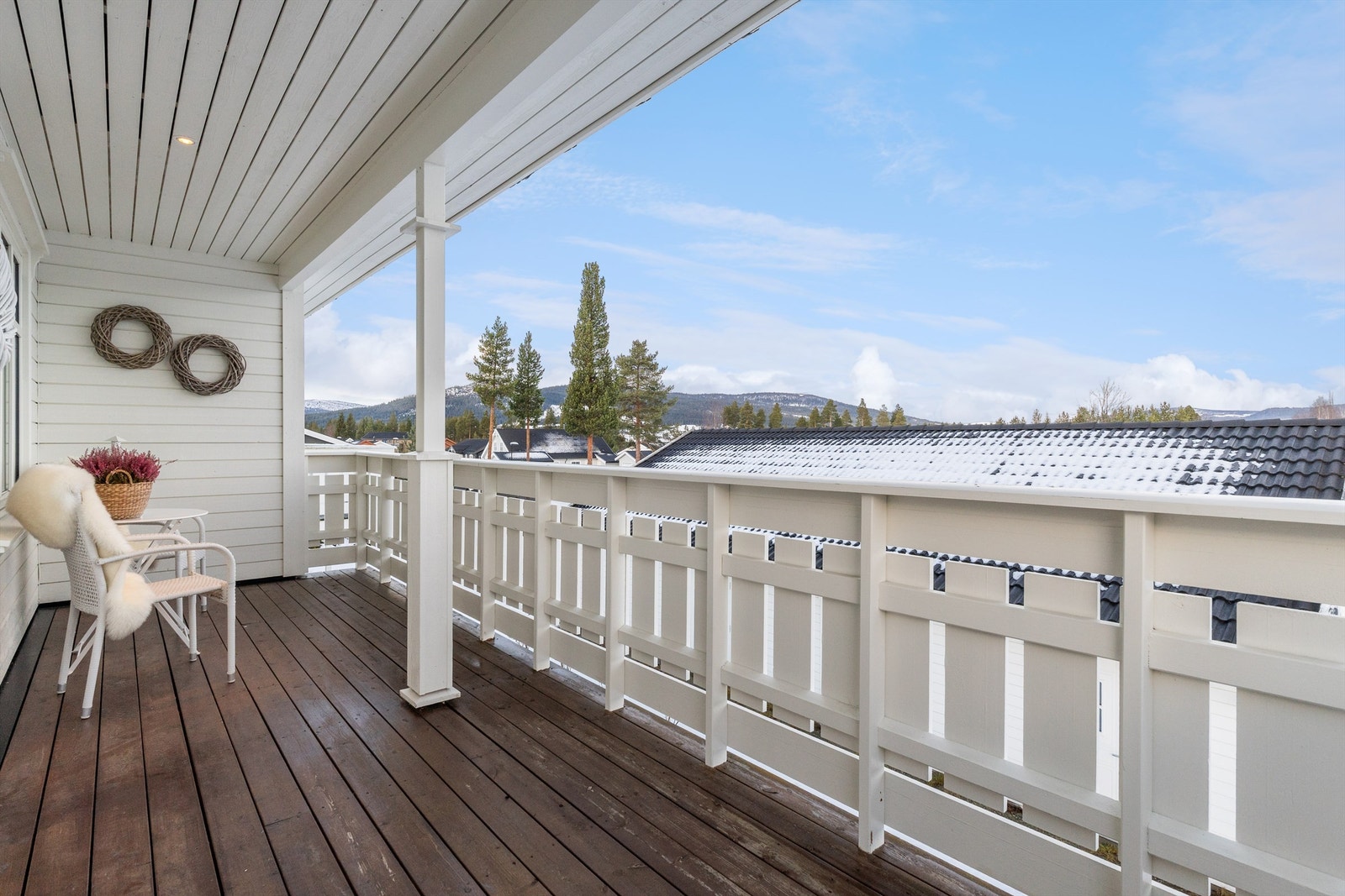 Herfra har man fin utsikt over nærområdet og omkringliggende natur. Galleribilde