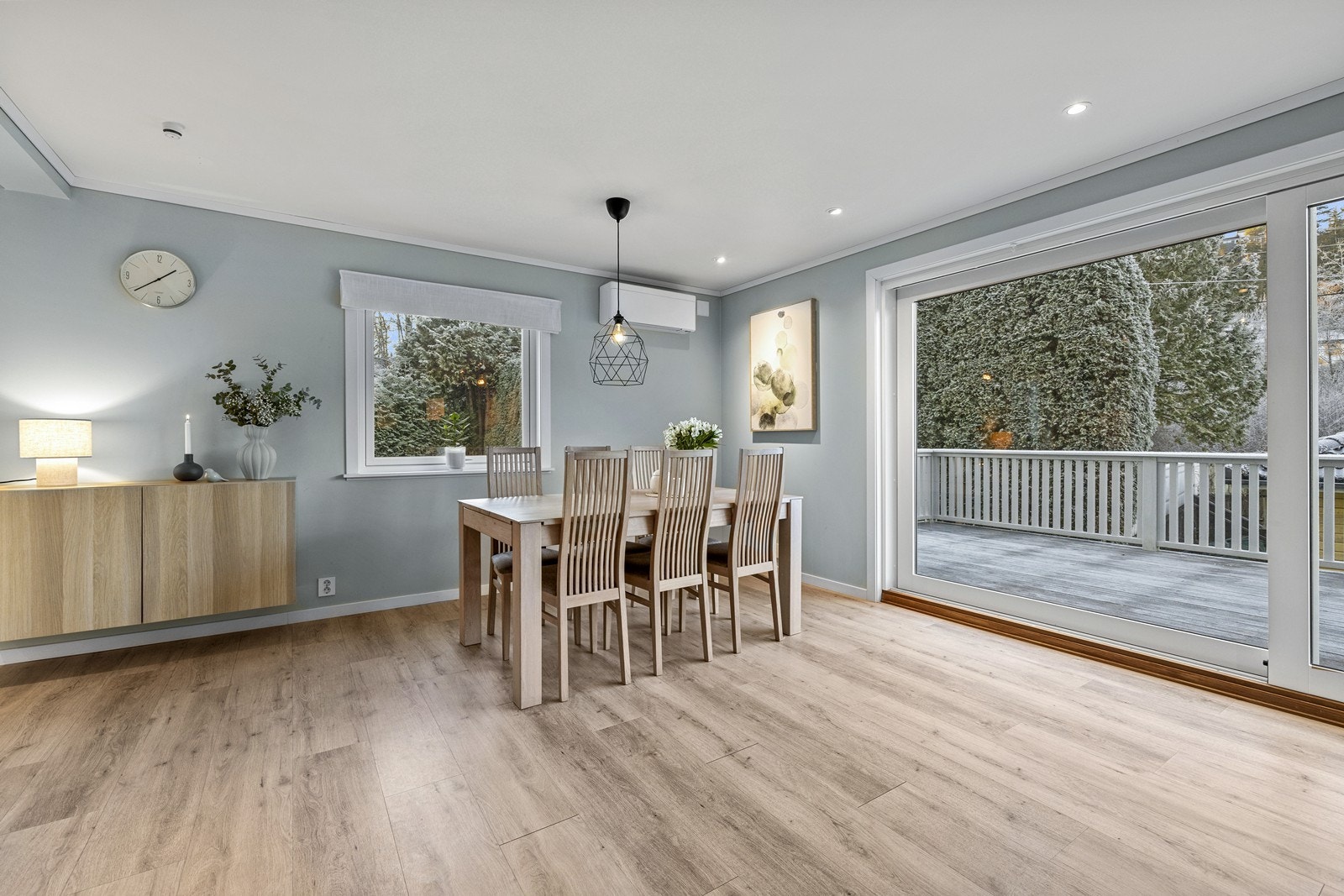 Spisestue. Galleribilde