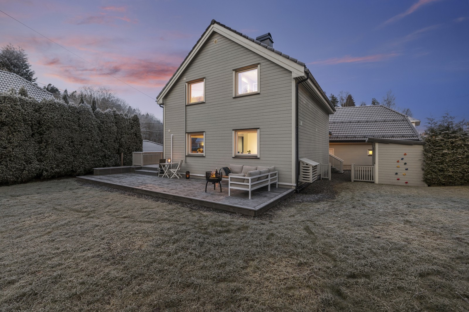 Eiendommen fremstår velholdt med betydelige oppgraderinger de siste årene. Galleribilde