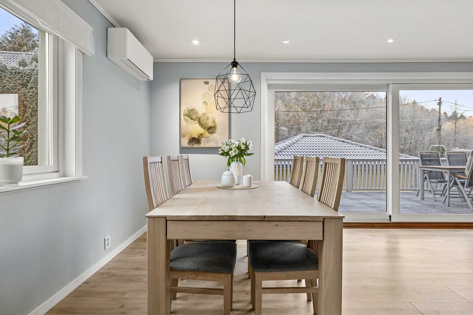 Spisestue. Galleribilde