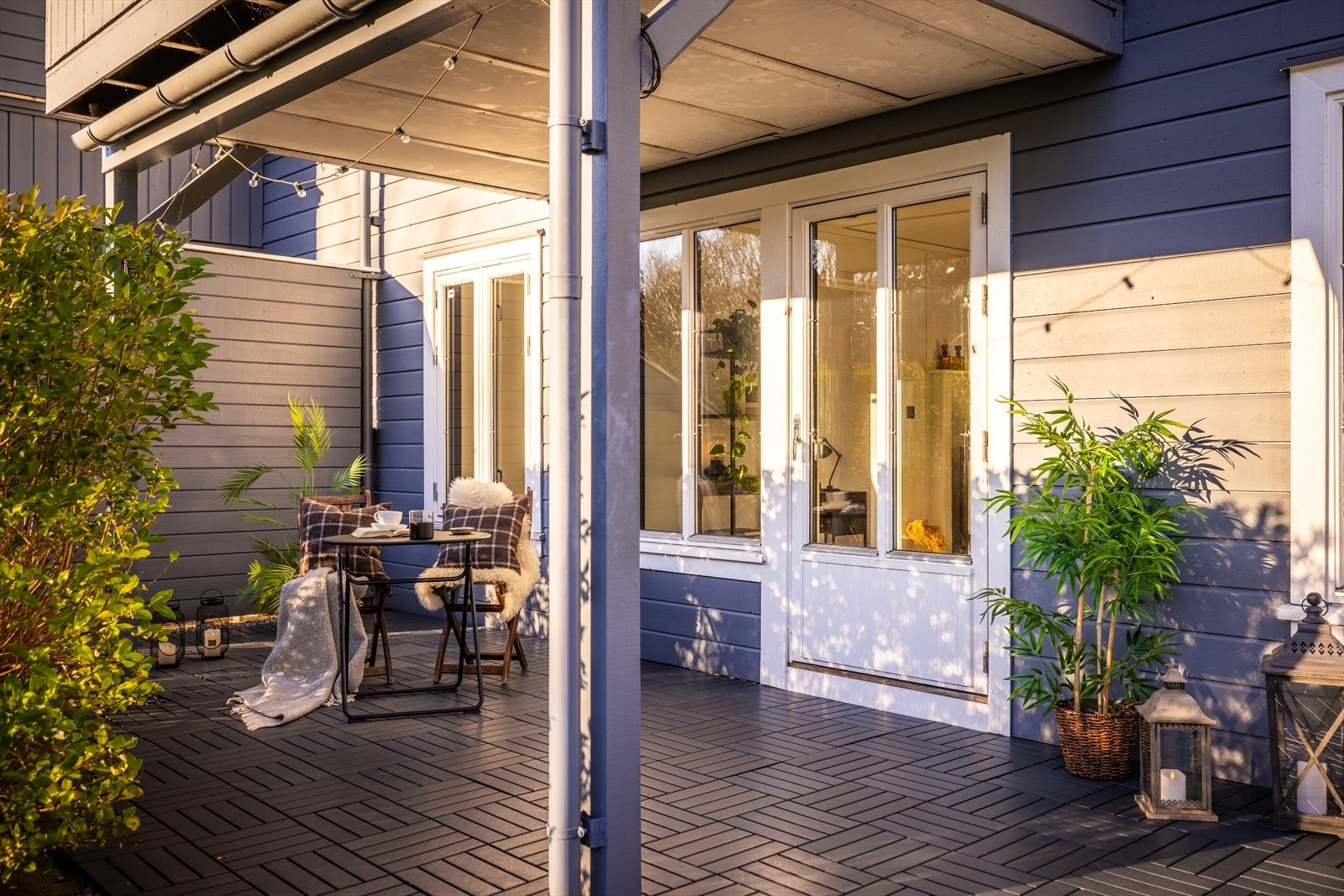 Utgang til terrassen fra stuen Galleribilde