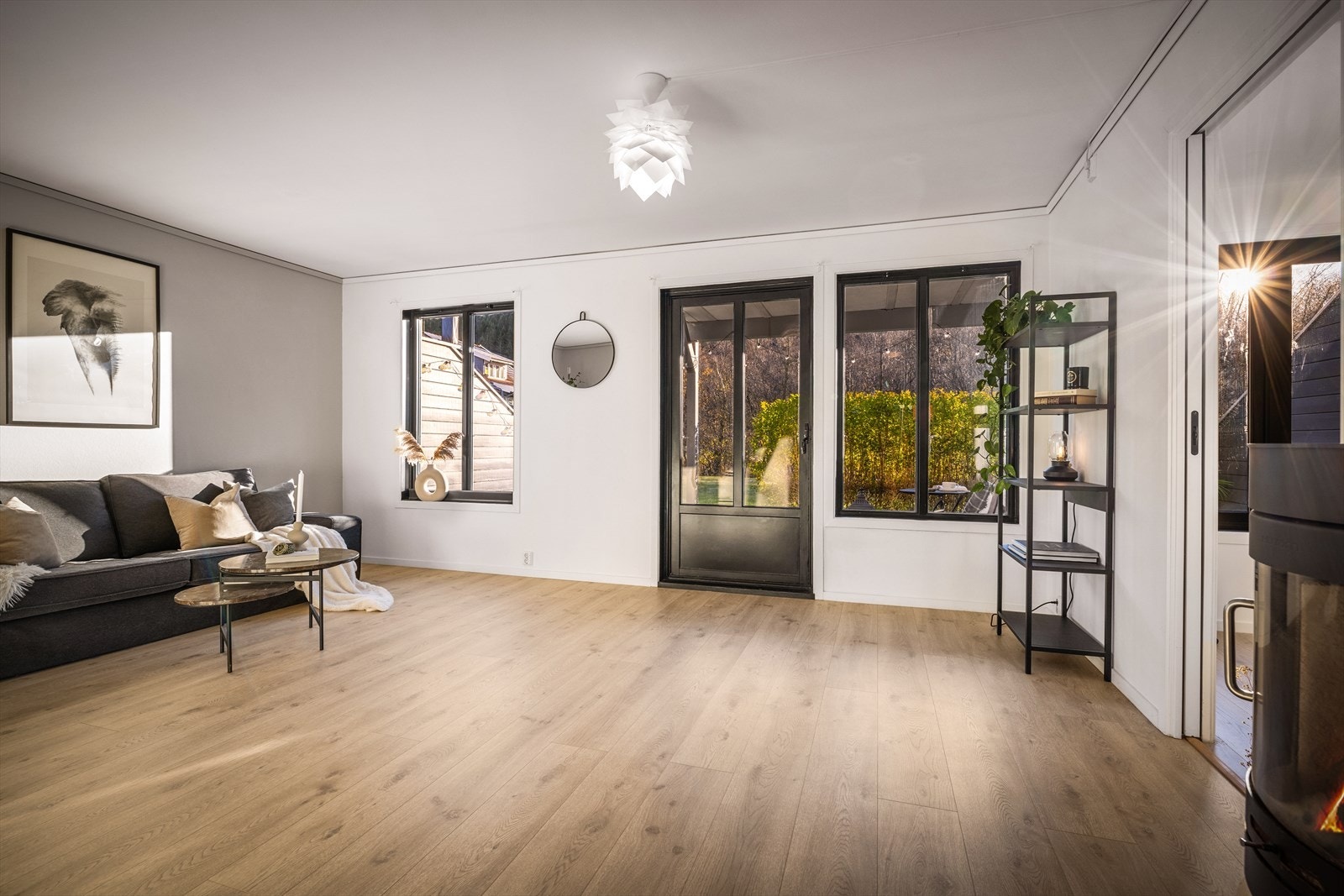 Her har du mange innredningsmuligheter. Det er plass til både sofagruppe og spisebord Galleribilde