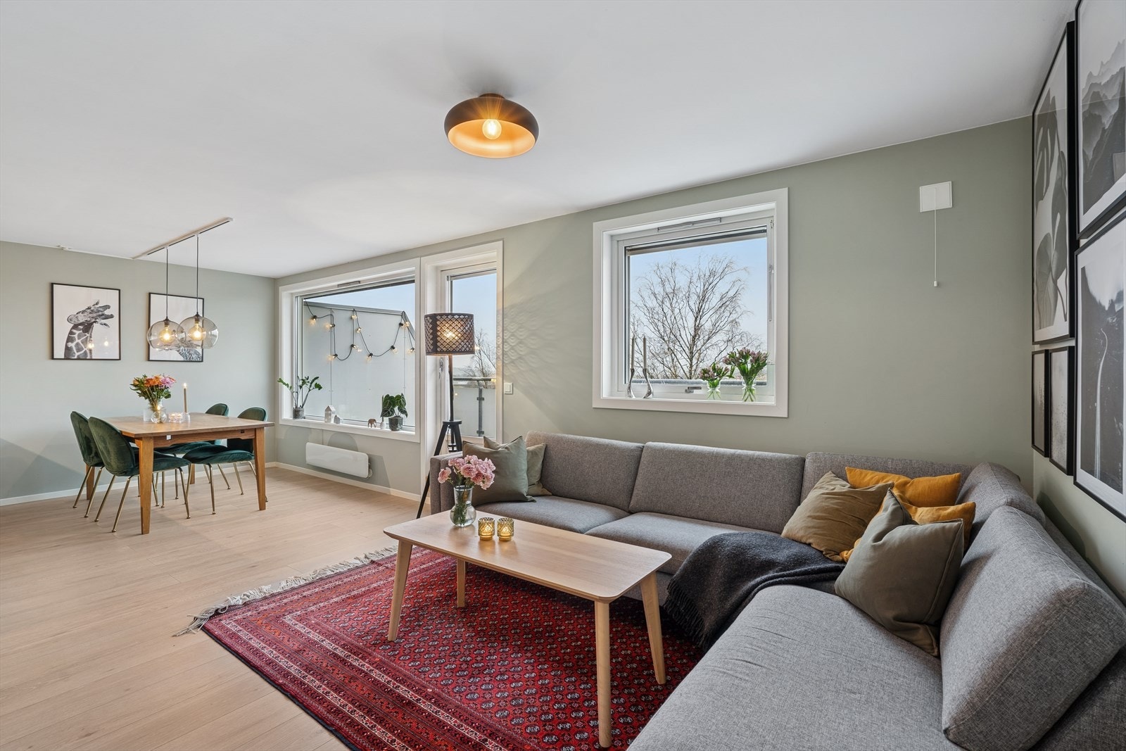 Lys og pen stue Galleribilde