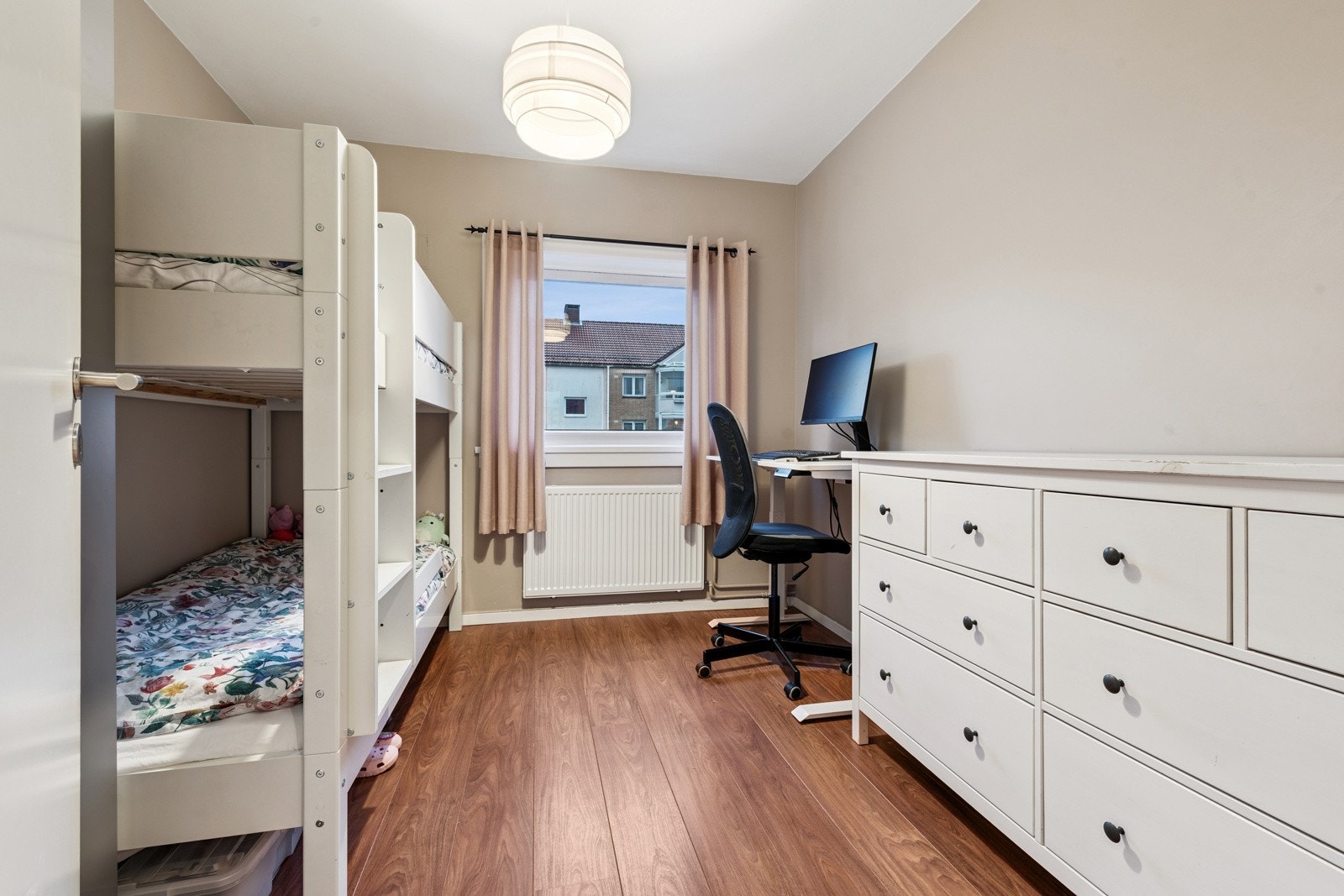 Et godt barnerom Galleribilde