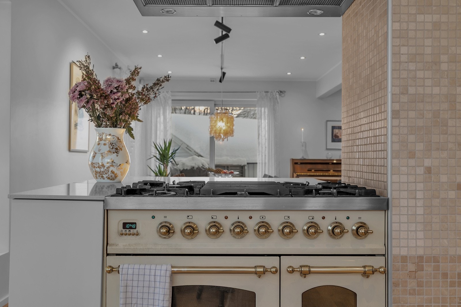 Kjøkkenet er både praktisk og godt utstyrt Galleribilde