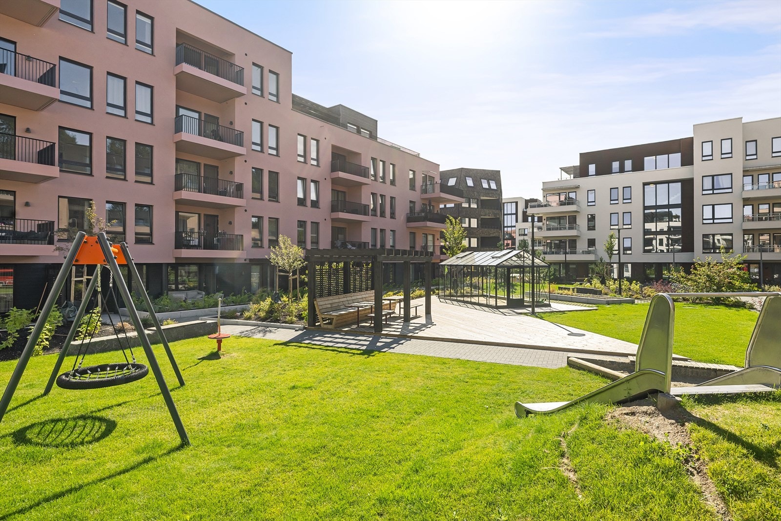 Fint opparbeidet gårdsrom. Galleribilde