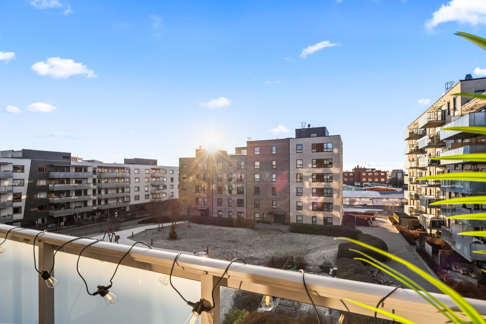 Luftig og fint uteområde utenfor Galleribilde