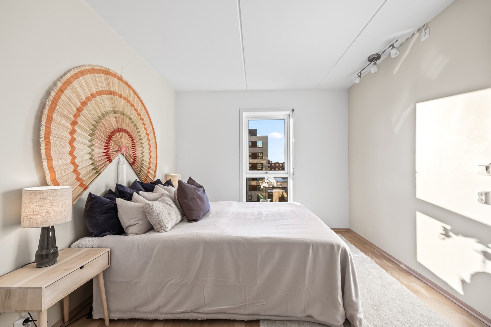 Det er også plass til kontorpult eller lignende Galleribilde