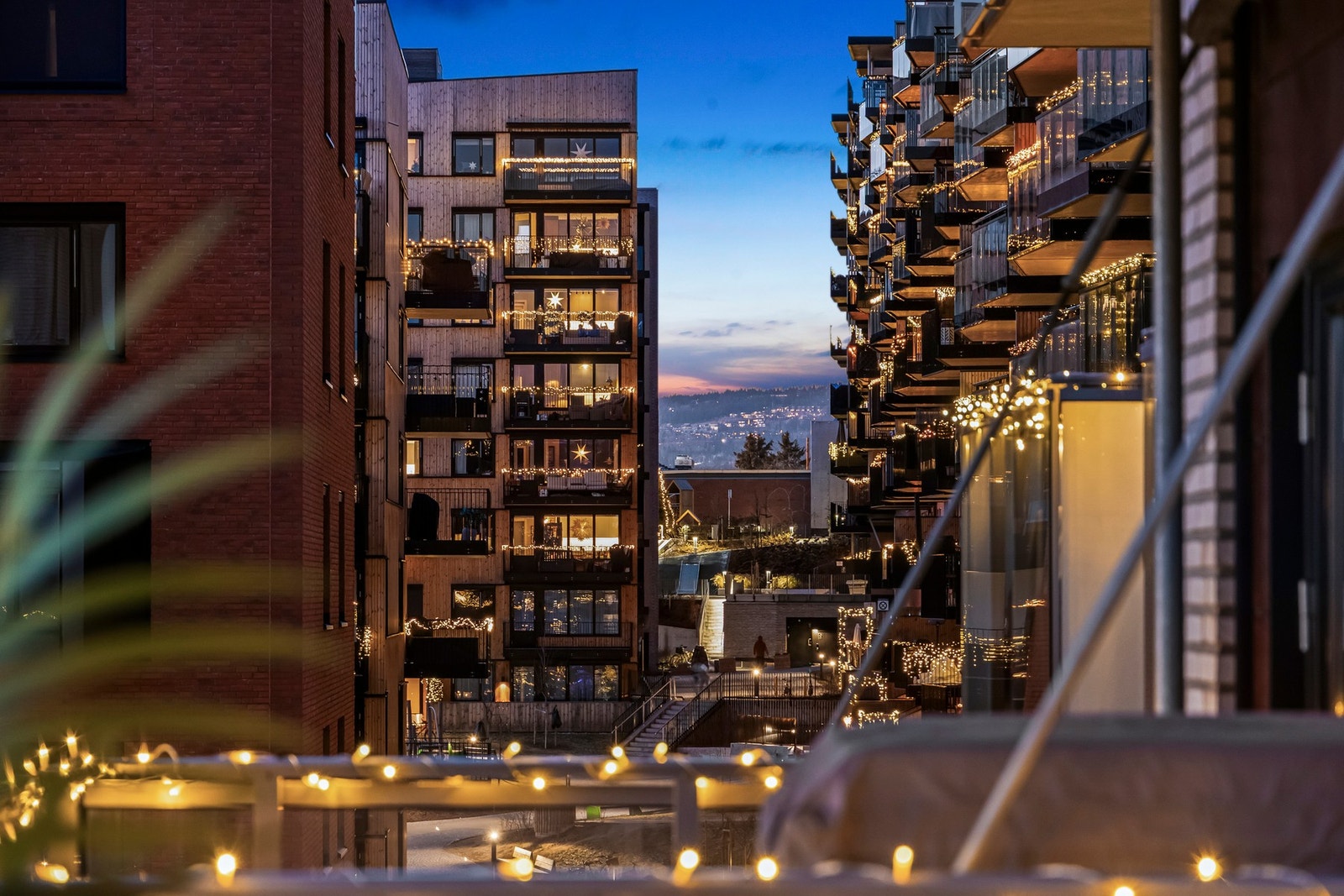 Flott stemningbilde i nabolaget i juletiden Galleribilde